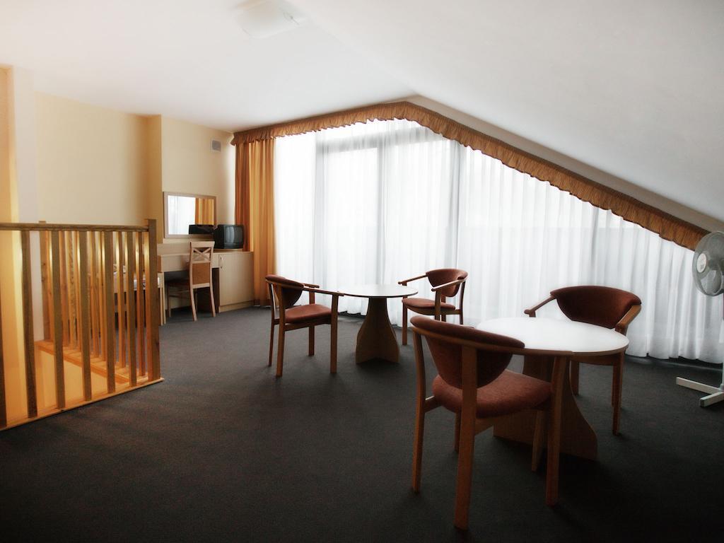 Apartamenty Jesienna Rezydencja Nałęczów Rum bild
