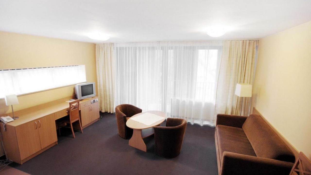 Apartamenty Jesienna Rezydencja Nałęczów Exteriör bild